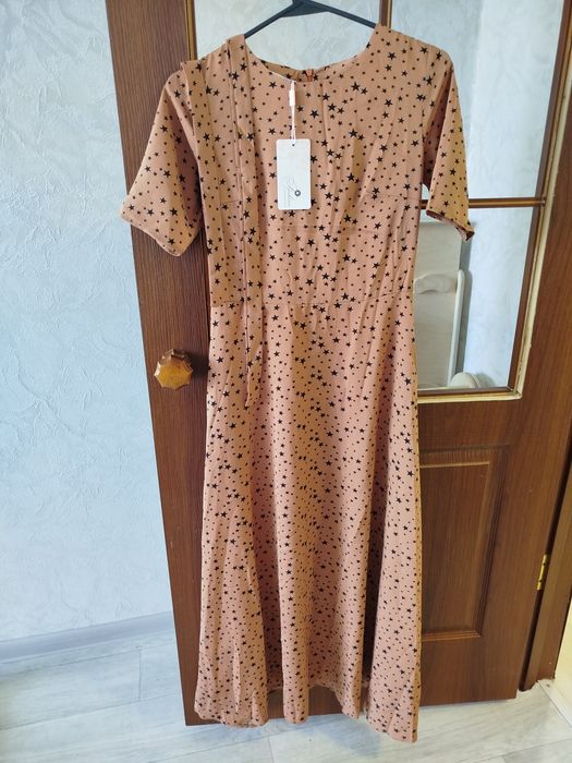 Продам новые платья 2000