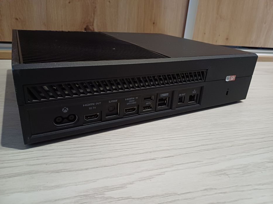 Consola Microsoft Xbox One 500GB Black + joc Halo 5