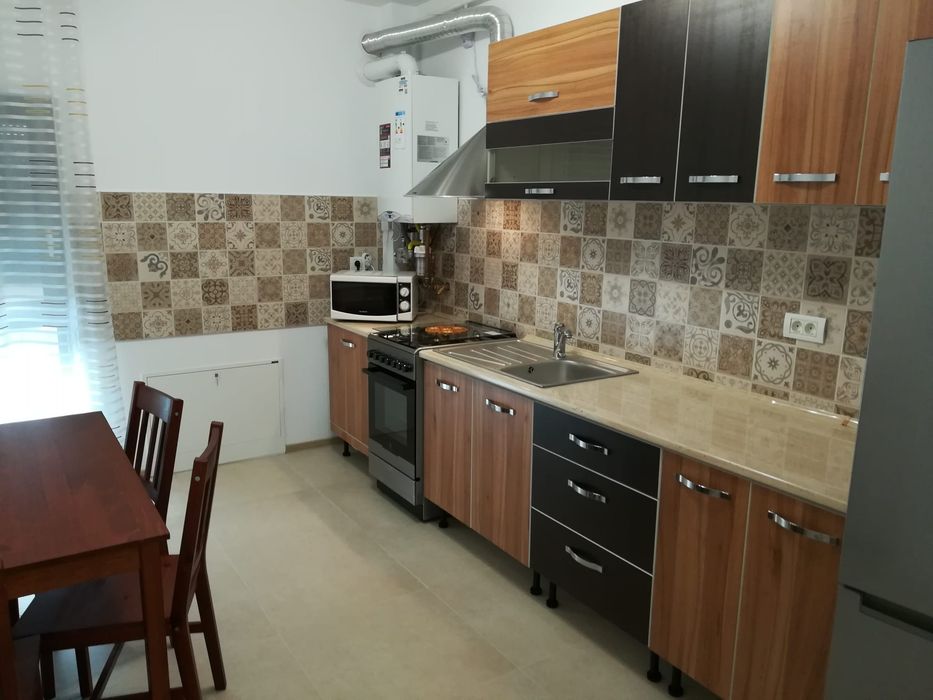 Închiriez apartament două camere