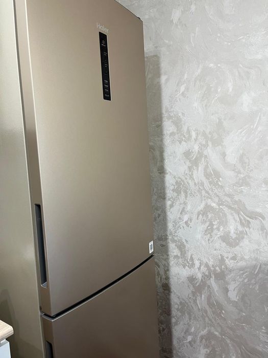 Продам холодильник CEF535AGG