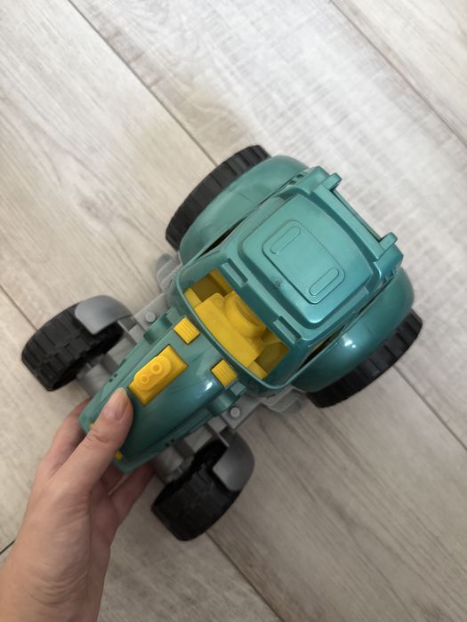 Трактор пластик новый