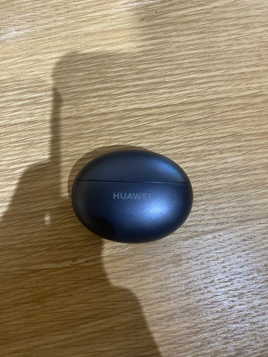 Срочно продам наушники huawei freebuds 6i