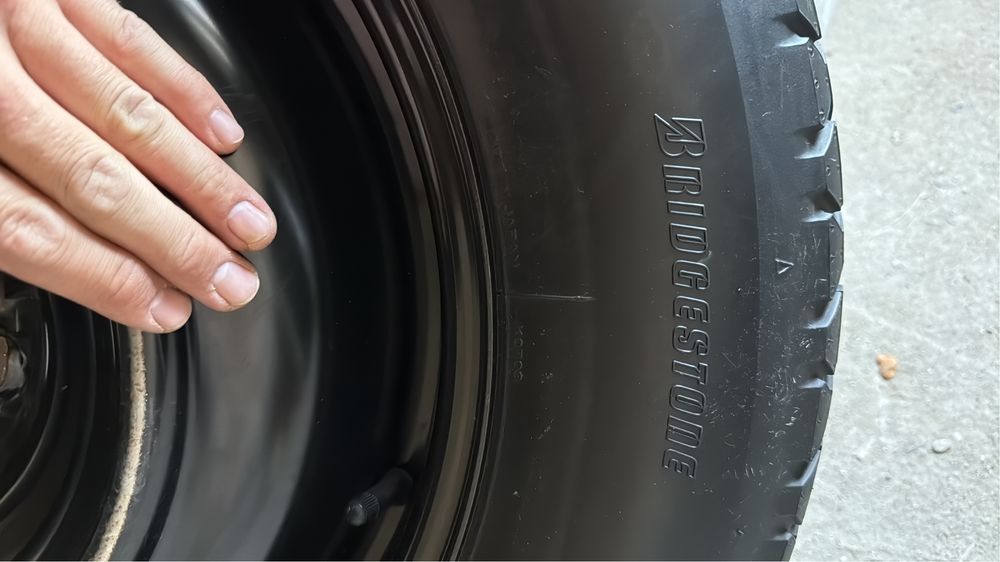 Продам шины 245/55R19