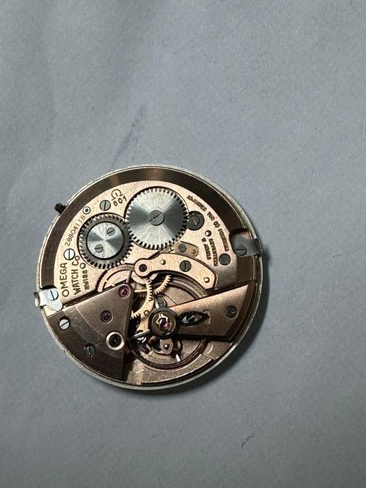 Omega seamaster de ville aur-otel