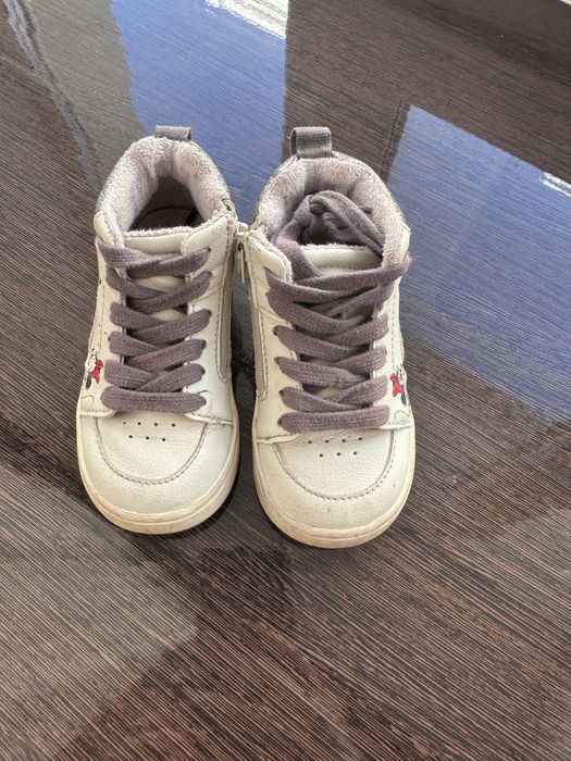 Продам кеды zara