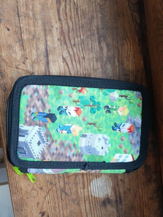 Несесер за училище