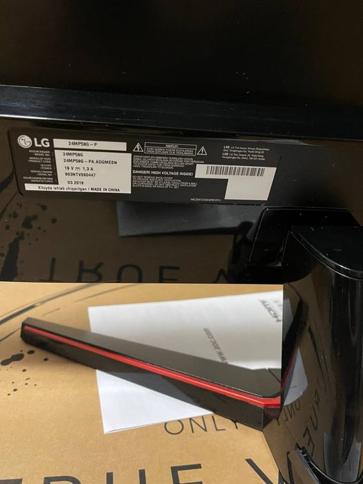 Монитор LG 24 диагональ
