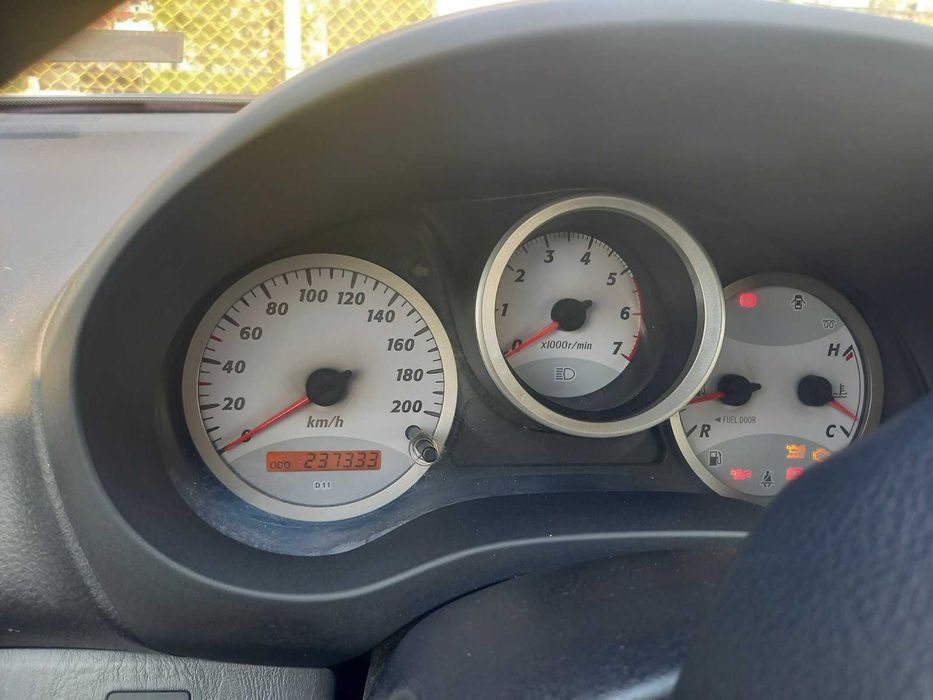 продавам Toyota Rav4