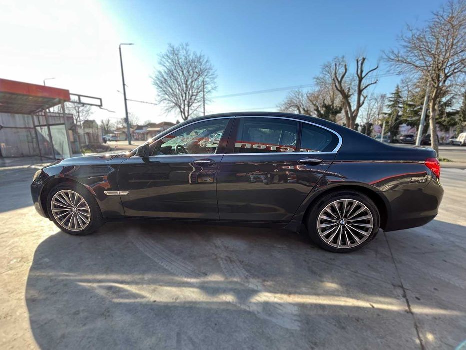 Продавам BMW BMW 740i 2012