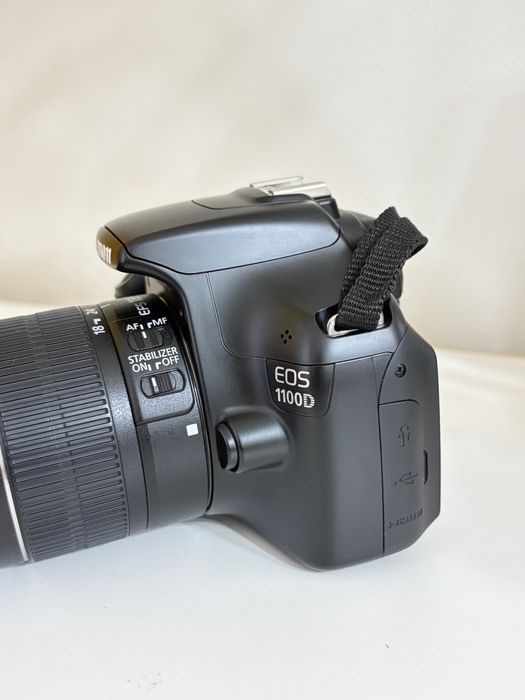 Canon EOS  1100D