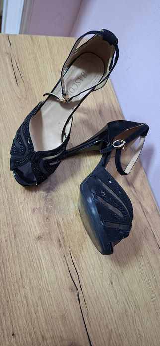 Продаётся женская обувь 39 размер