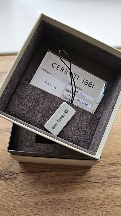 Часы! Срочноооо!