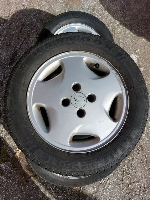 Алуминиеви джанти с лeтни гуми за Ситроен ,Пежо и други . 15 цола.