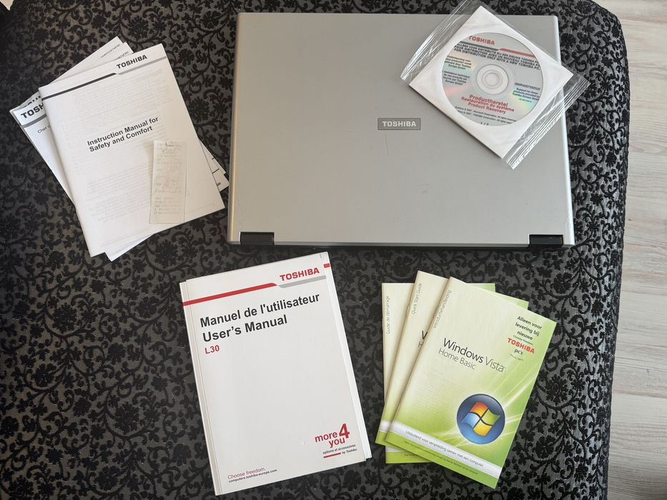 Toshiba Satellite L30-10T + оригинален recovery диск
