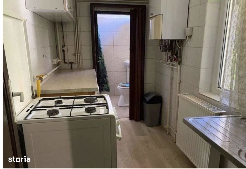 Vânzare casă cu 2 camere în curte comună cu vecini liniștiți
