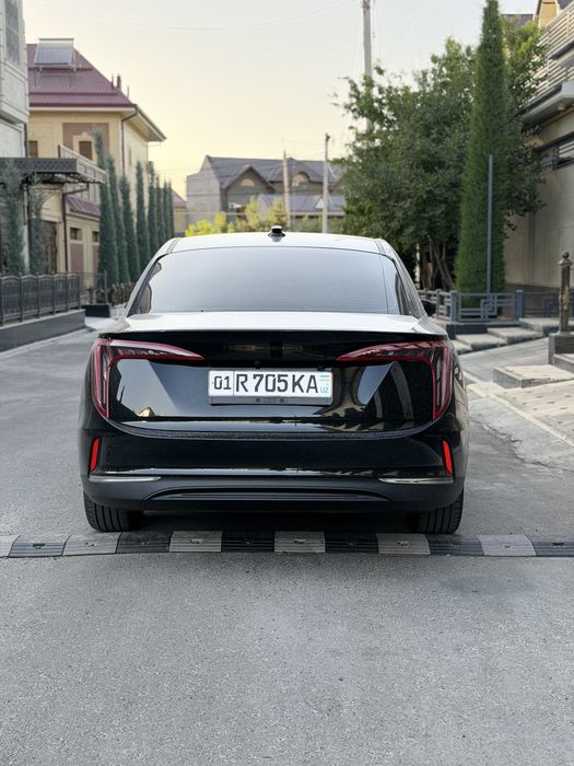 Hongqi EQM-5 срочный сотилади