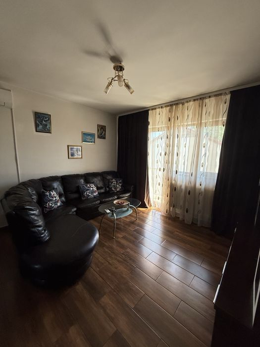 Inchiriez apartament 3 camere in Otopeni