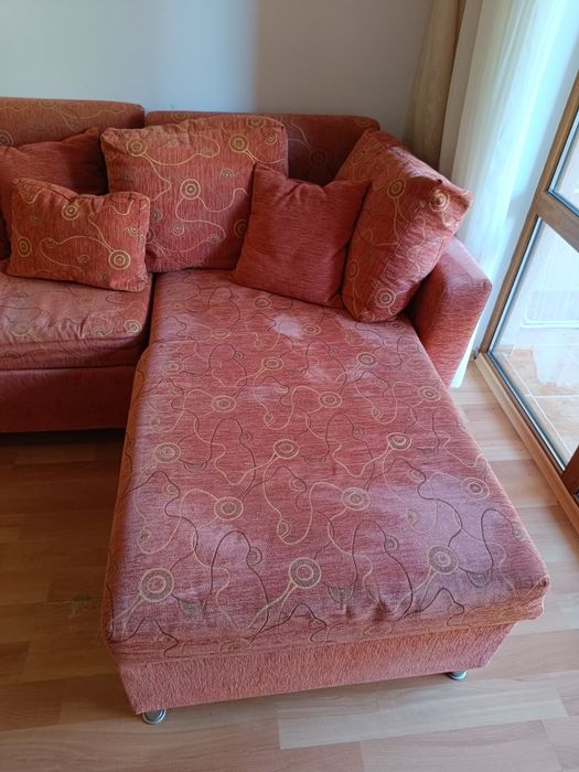 Ъглов диван с дясно стоене