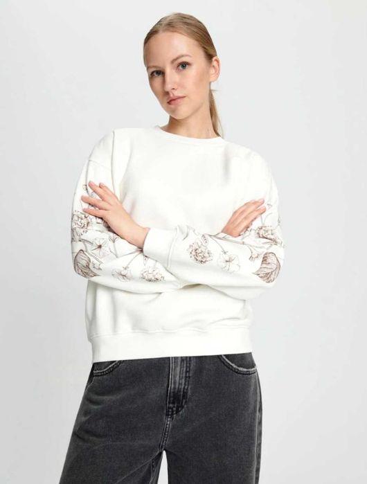 Блуза Sinsay Grinch, ватирана/ зелен  пуловер H&M/ Къса разкроена пола