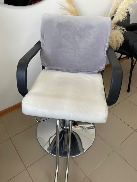 Парикмахерское кресло 15тыс