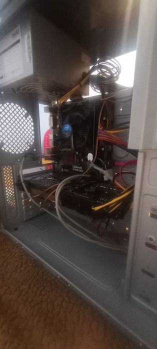 Calculator mid  placa video AMD 8 GB vram