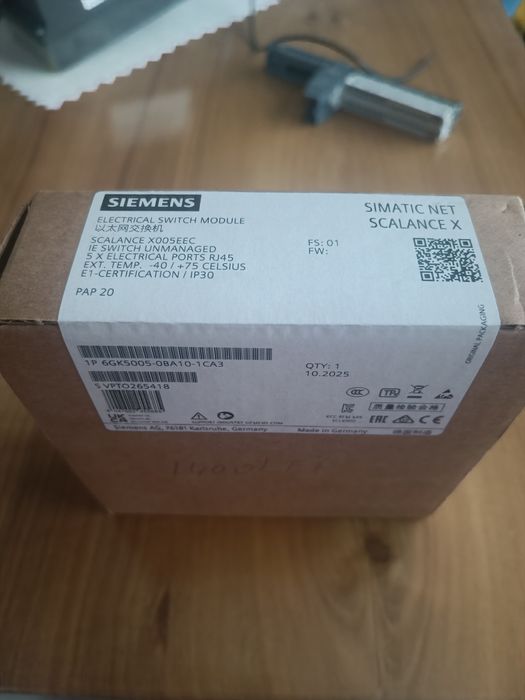 Siemens X005EEC 6GK5005-0BA10-1CA3 NOU Industrial Ethernet
Switch Indu