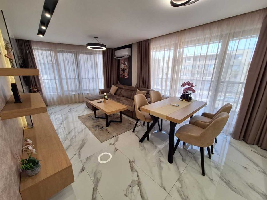 Продава се Двустаен апартамент в Пловдив, Център - 70 кв.м за 2250 €/кв.м - Снимка #1