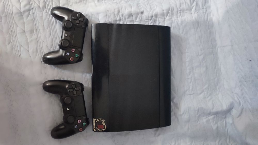 Сони плестейшен 3 супер слим в отличном состояний джостики от 4 пс
