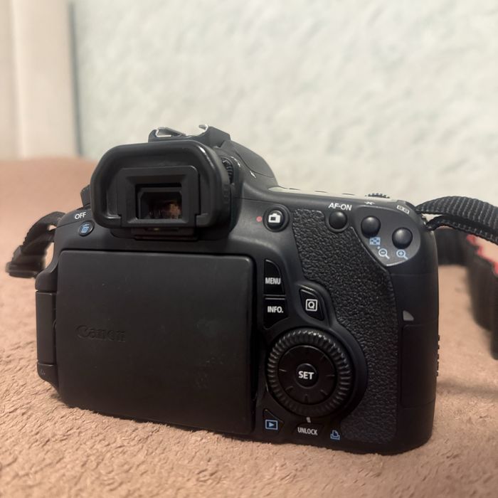 Фотоаппарат CANON EOS 60D