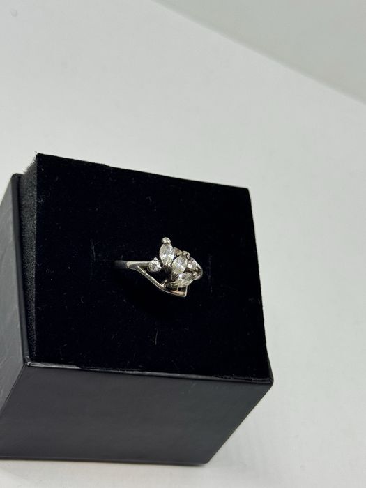 сребърен дамски пръстен 3.28гр 925