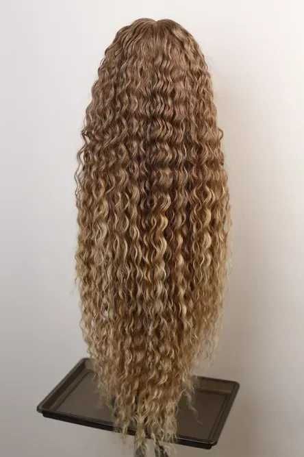 Омбре къдрици 80 см - кафява перука с реалистичен път 13x4x1
