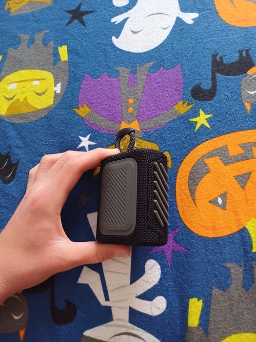 Vând boxa portabila Jbl Go 3