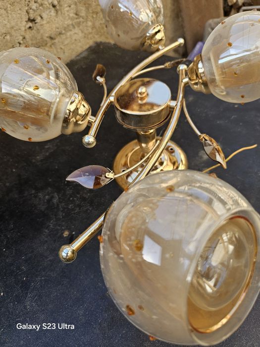 Продаётся  люстра  очень  красивое