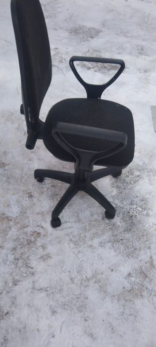 Продам стул офисный