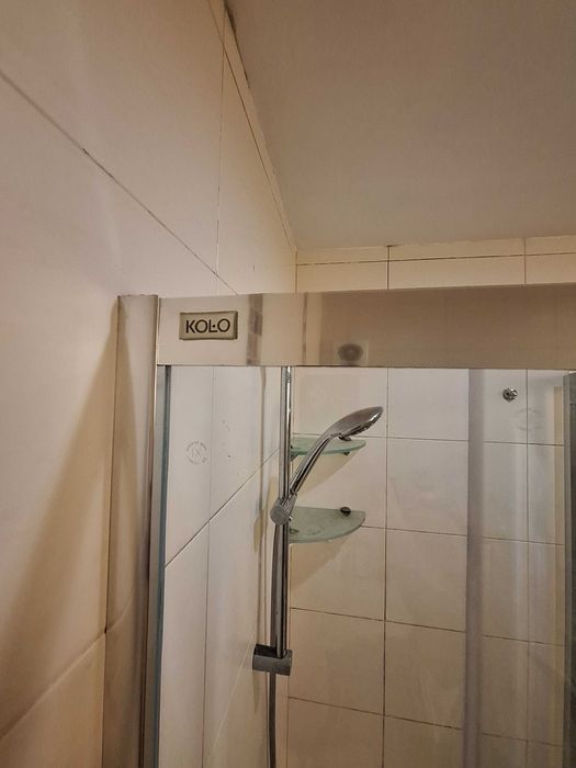 Душ кабина KOLO - алуминии и стъкло