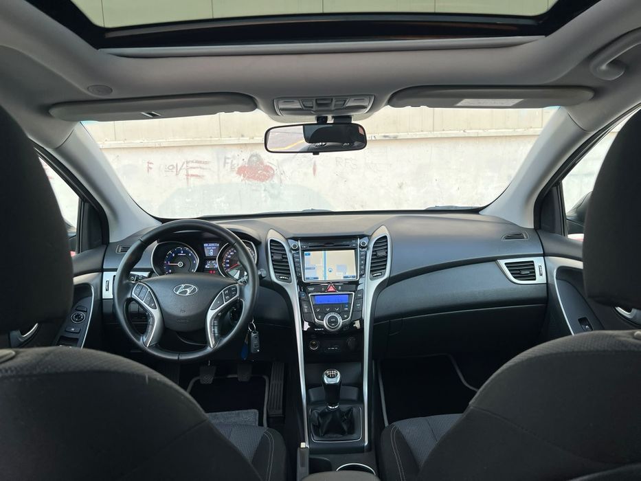 Hyundai I30/ 2015 /Panorama/Navi/Camera/