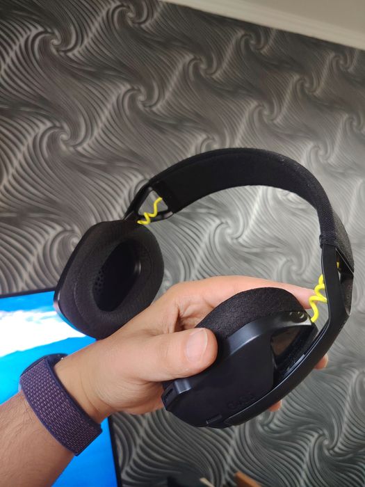 Наушники Logitech G435