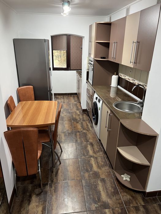 Inchiriez apartament 2 camere