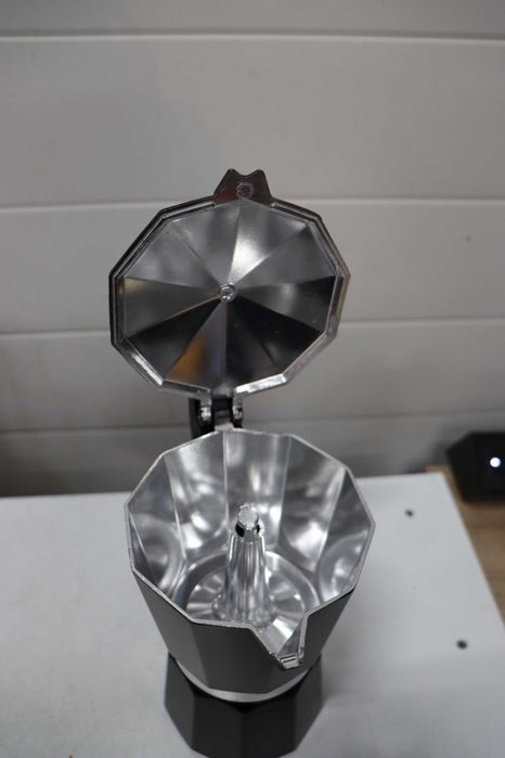 Orbegozo KFN 910 Италианска алуминиева кафемашина, капацитет 9 чаши