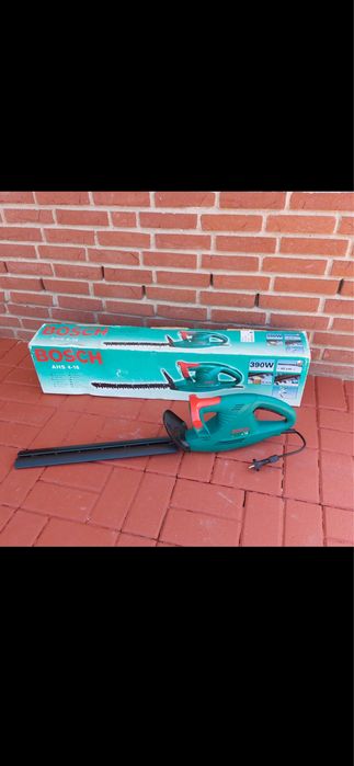 Bosch Foarfeca electrica pt gard viu