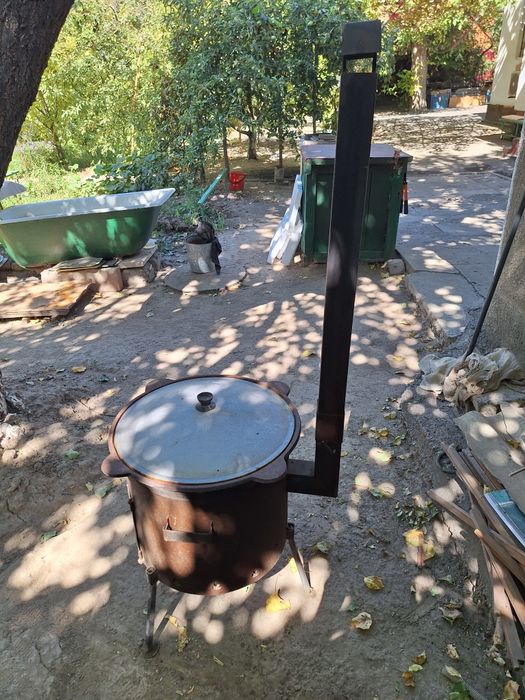 Казан чугун и печка.