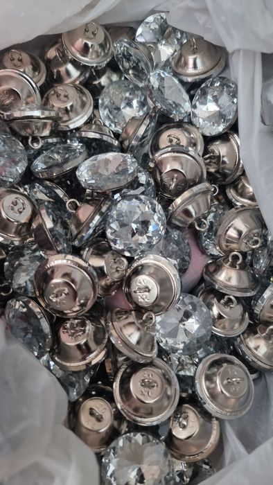 Nasturi sticla tapiterie