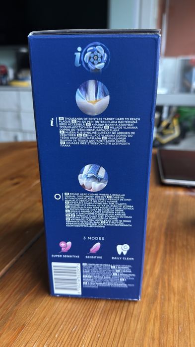 Oral-B  iO Series 2 + 2бр.Ultimate Clean  (резервни глави)