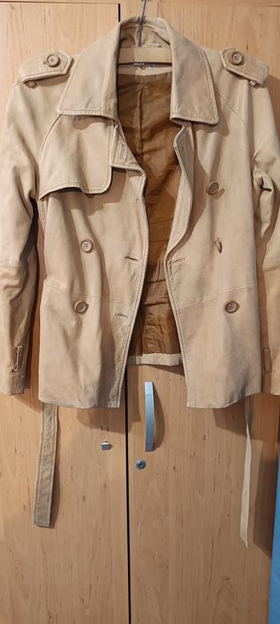 Jachetă scurtă din piele naturală Zara Basic – mărime M