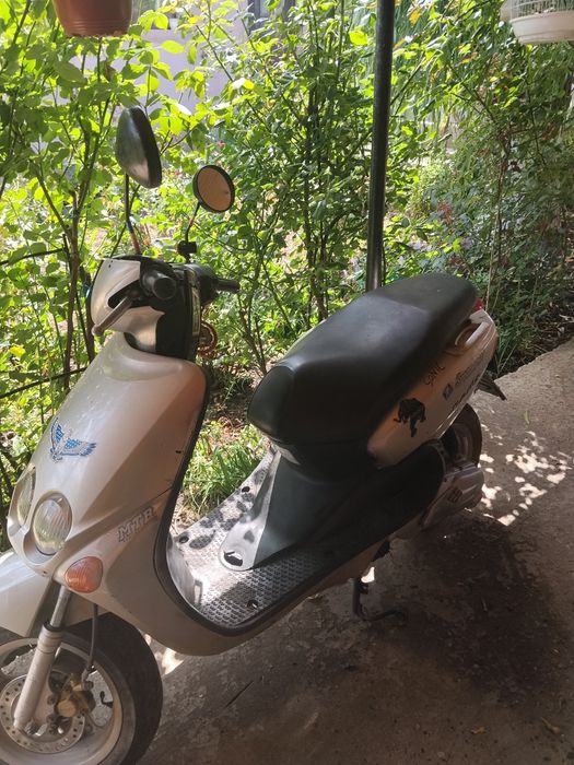 Vînd Yamaha nedos cu acte de 125cc