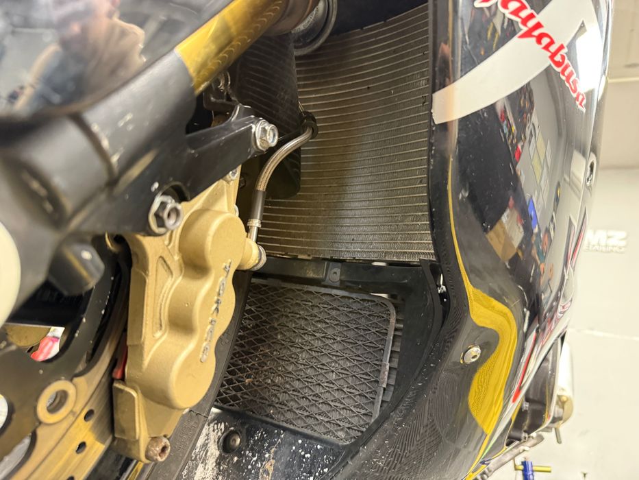 Vand Suzuki GSX1300R Hayabusa 2003