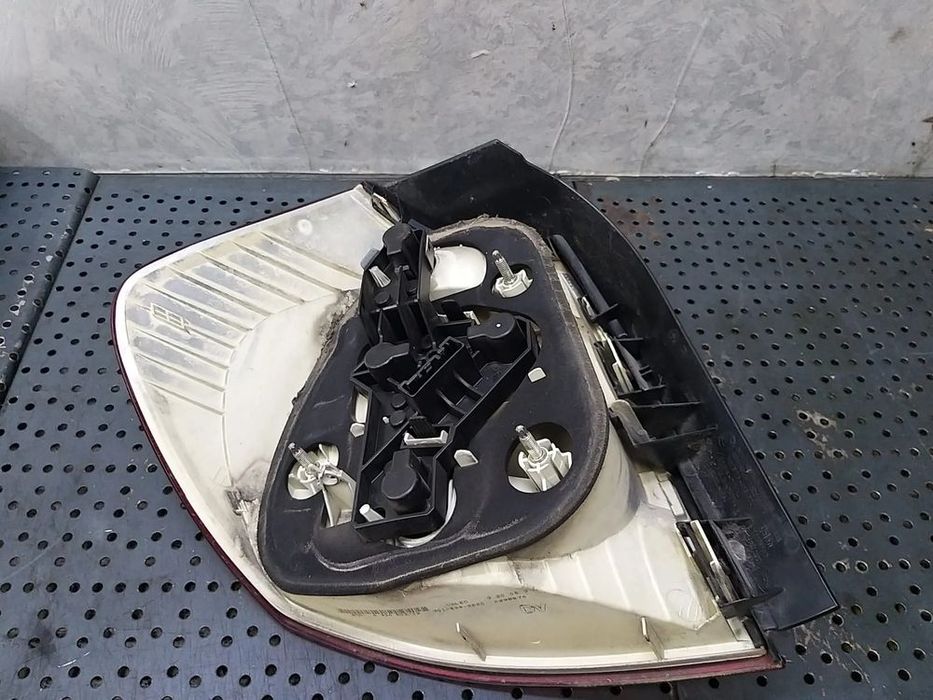 Stop tripla lampa dreapta bmw seria 1 e87 301s380000 63216924502