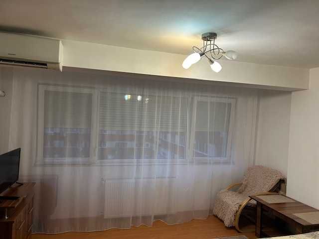 Inchiriez garsoniera pe termen lung str Baba Novac Constanta