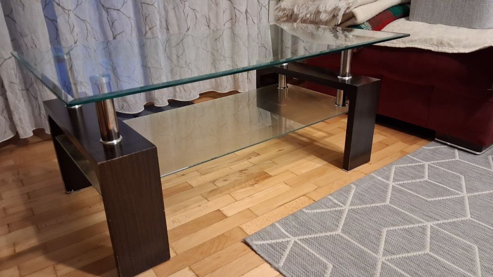 Стъклена масичка