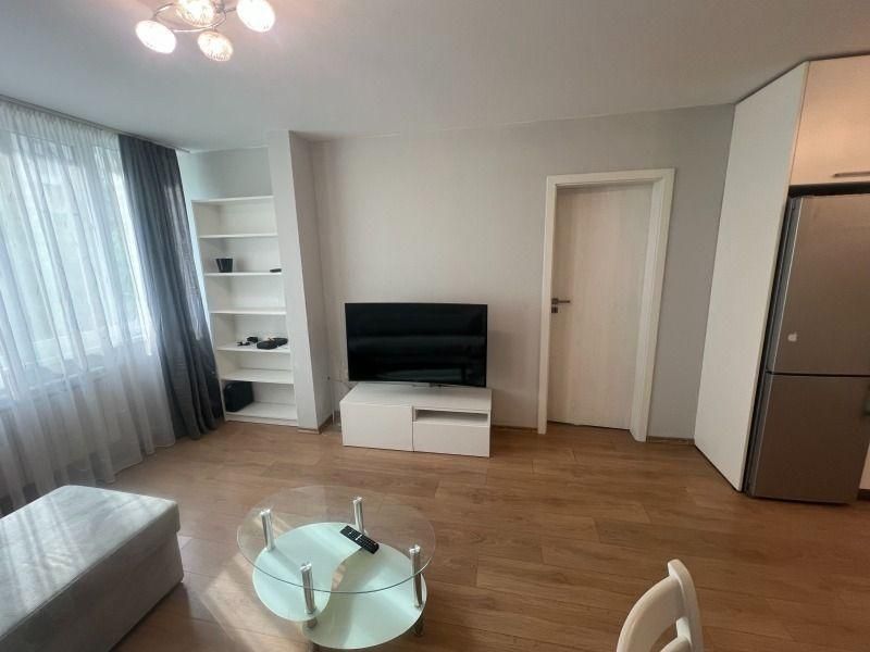 Тристаен апартамент под наем в ж.к. Стрелбище, 2226834